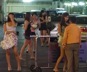 ナナプラザ前の立ちんぼ