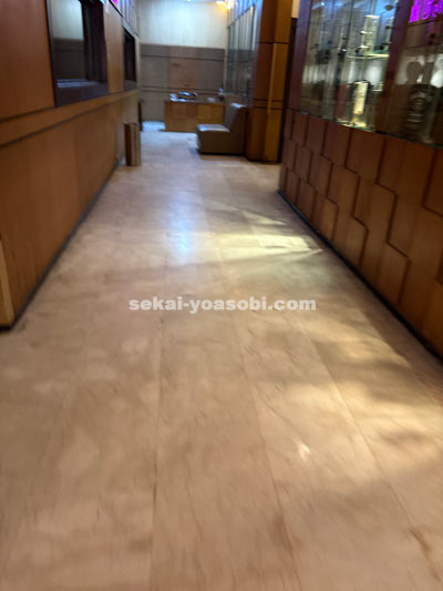 ラベンダーカラオケ廊下