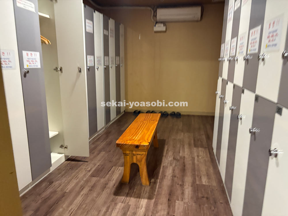 MAY SPAロッカールーム